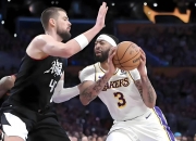 开云体育app-快船主帅战术变革，球队士气大振迎来转折