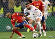 开云下载-西班牙足球传奇球员在巅峰对决中脱颖而出