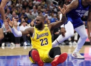 开云体育官方网站-关于湖人大将领袖风范，激励全队为胜利拼搏的信息