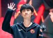 开云体育中国-GEN翻盘TSM，Doinb完成史诗逆转鏖战多局四强赛，点燃全场激情