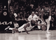 开云体育中国-勇士遭遇火箭的夹击胜利不再轻松