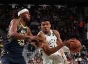 开云下载-雄鹿再擒骑士，字母哥强势砍下分