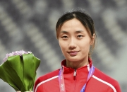 开云体育-女子三级跳高：选手实力对决，盼冲上领奖台