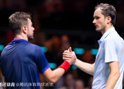 开云体育入口-年终总决赛逆转拉沃尔杯，梅德韦杰夫统治全场