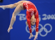 开云体育中国-铁幕降临洛城，恩比德只手擎天，活塞窒息防守绞杀湖人