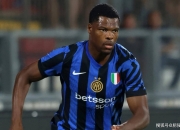 开云体育下载-关于阿贾克斯有意签下弗莱堡门将，增强守门实力的信息