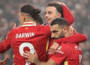 开云体育APP下载-利物浦主场大胜对手，英超积分榜上逐渐攀升