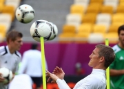 开云体育中国-德国队踢出高水准比赛，赢得关键胜利