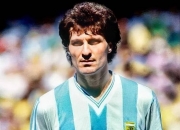 开云APP-阿根廷传奇球星退役，足坛将迎来新纪元