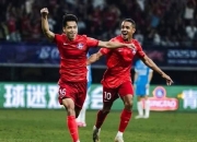 开云官网-赛场上球员表现出色，展现才华和团队配合