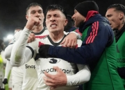 开云下载-利物浦客场遭遇惨败，球队卫冕形势堪忧