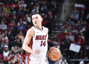 开云APP-热火vs篮网迎来焦点对决，火力全开