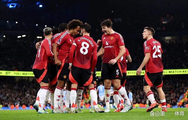 曼联对卡迪夫城展开对决，实力争夺