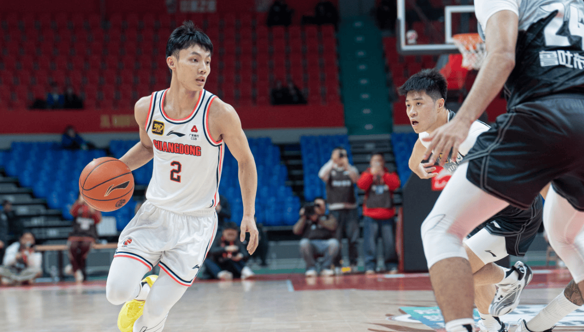 吉林男篮实力出击,轻松击败对手夺冠军 吉林男篮实力出击,轻松击败对手夺冠军