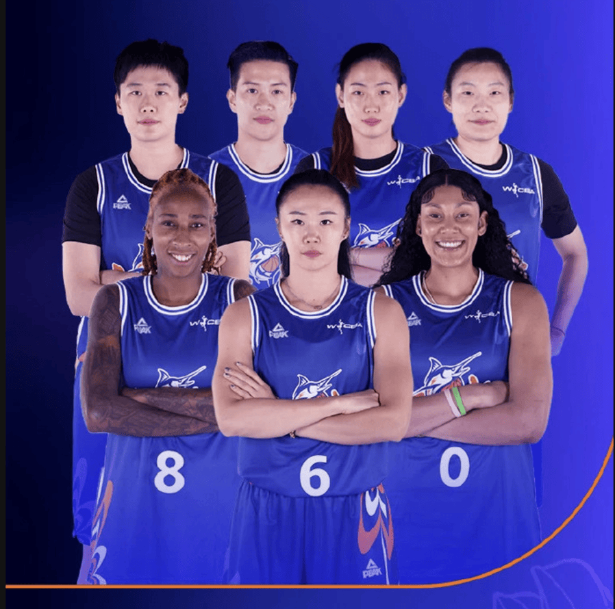 蓝队外援发挥不俗,为球队贡献超高分数 蓝队外援发挥不俗,为球队贡献超高分数