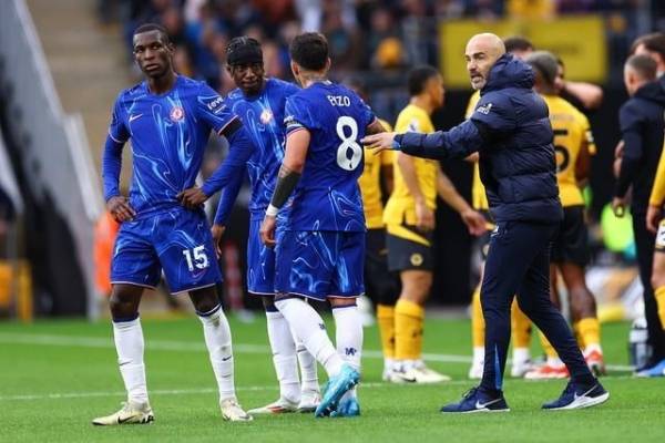 狼队客场挫败,连续不胜令人堪忧 狼队客场挫败,连续不胜令人堪忧