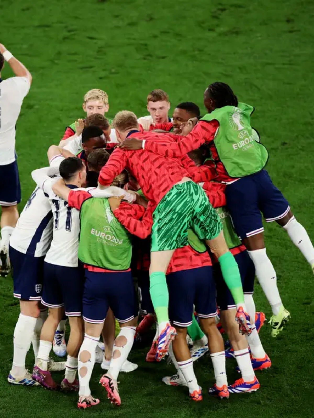 英格兰主场力克瑞典,晋级欧洲国家联赛半决赛的简单介绍 英格兰主场力克瑞典,晋级欧洲国家联赛半决赛的简单介绍