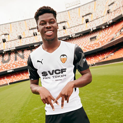 关于巴伦西亚球员受伤,让球队教练组头痛不已!的信息 关于巴伦西亚球员受伤,让球队教练组头痛不已!的信息