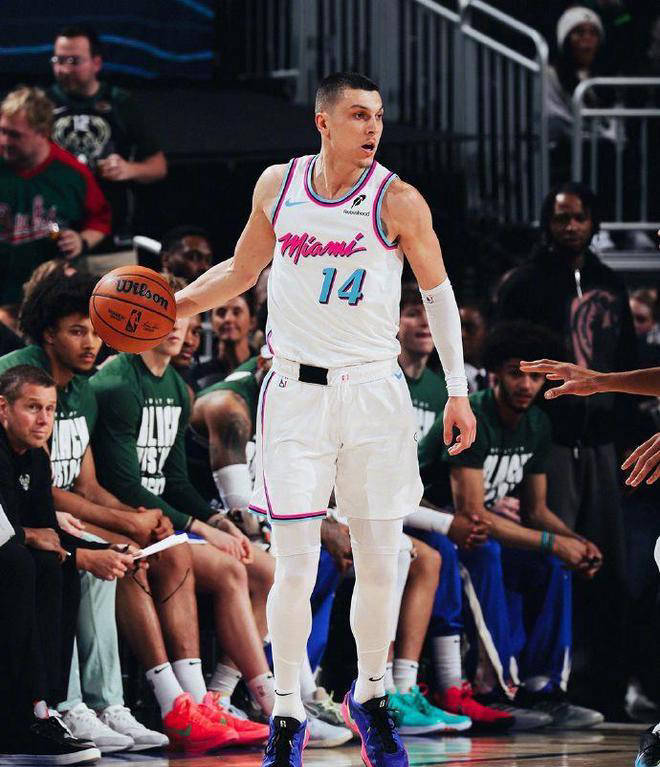 雄鹿队新援发威，帮助球队取得连胜