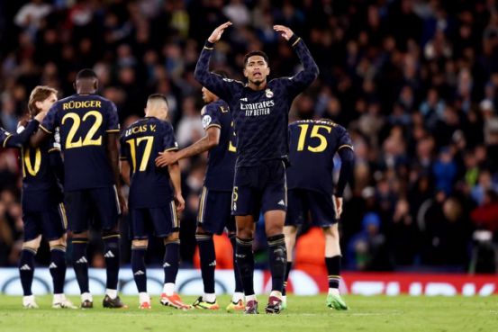 包含皇家马德里遭遇惨败，欧冠卫冕火力不足！的词条