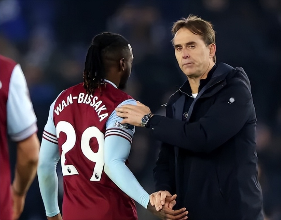 皇马主帅改变阵容,球队表现尚不稳定 皇马主帅改变阵容,球队表现尚不稳定