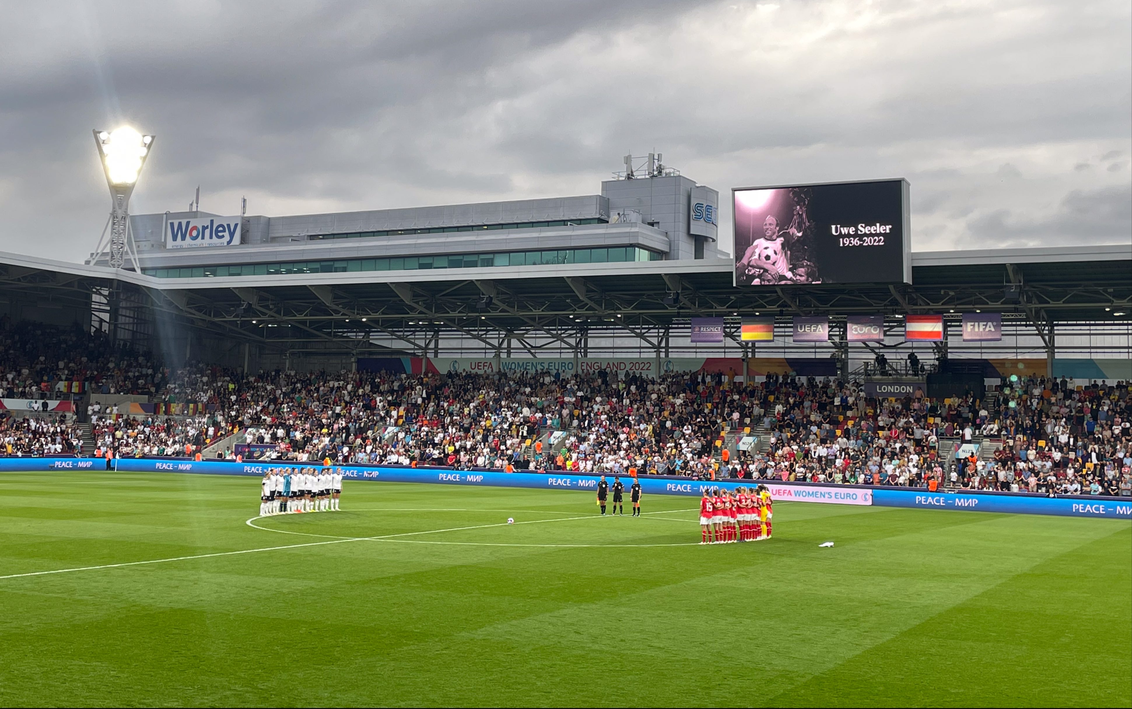 德国女足队雄心勃勃,备战世界杯决赛 德国女足队雄心勃勃,备战世界杯决赛