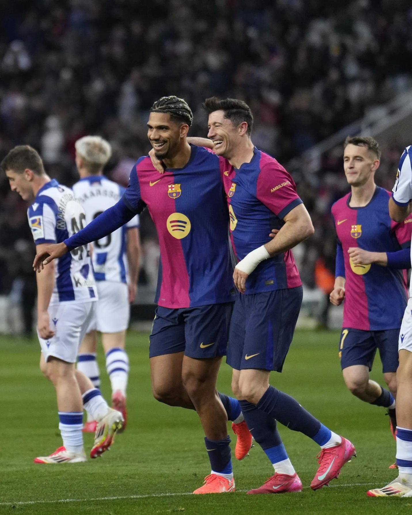 曼联客场挽回颜面,力拼联赛前四的简单介绍 曼联客场挽回颜面,力拼联赛前四的简单介绍