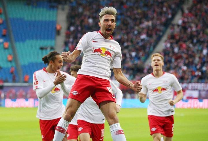 门兴格拉德巴赫门将神扑，稳固球队防线的简单介绍