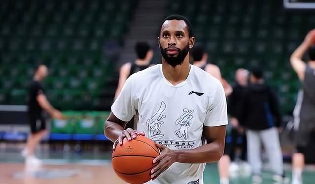 关于外援爆发独揽全队得分,领队队伍锋芒毕露的信息 关于外援爆发独揽全队得分,领队队伍锋芒毕露的信息