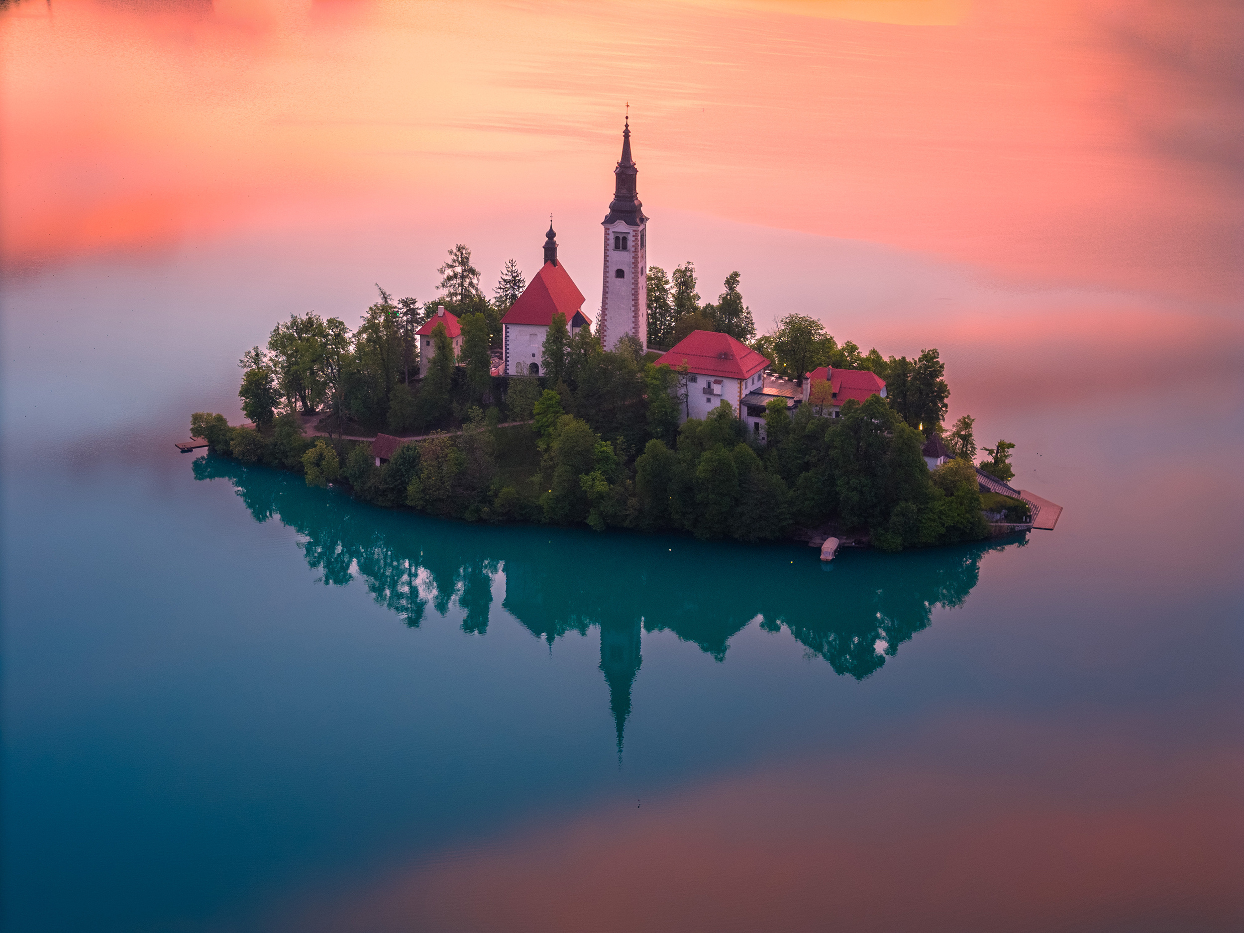 关于斯洛伐克逼平斯洛文尼亚，争夺晋级机会！的信息