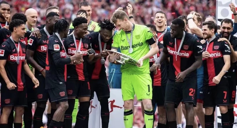 包含斯图加特连胜止于不败战绩，排名有所下滑的词条