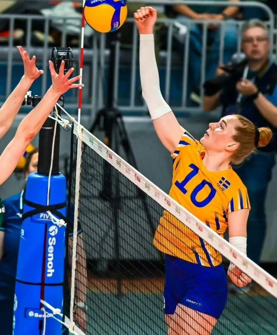 波兰逆袭瑞典，取得欧锦赛突破