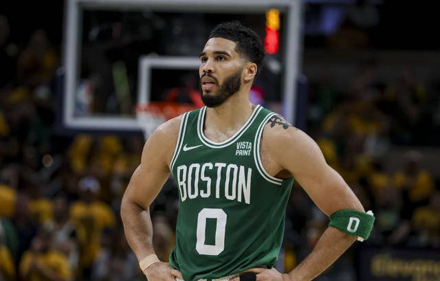 凯尔特人队新援上阵,首秀表现抢眼的简单介绍 凯尔特人队新援上阵,首秀表现抢眼的简单介绍