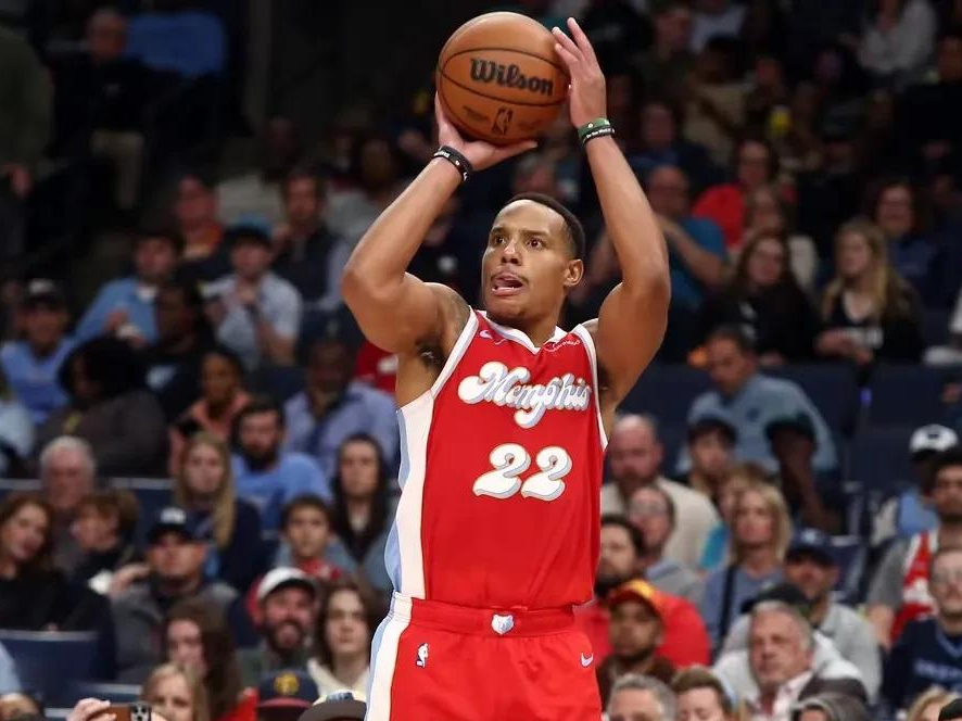 灰熊队员突破个人极限,带队征战前行 灰熊队员突破个人极限,带队征战前行