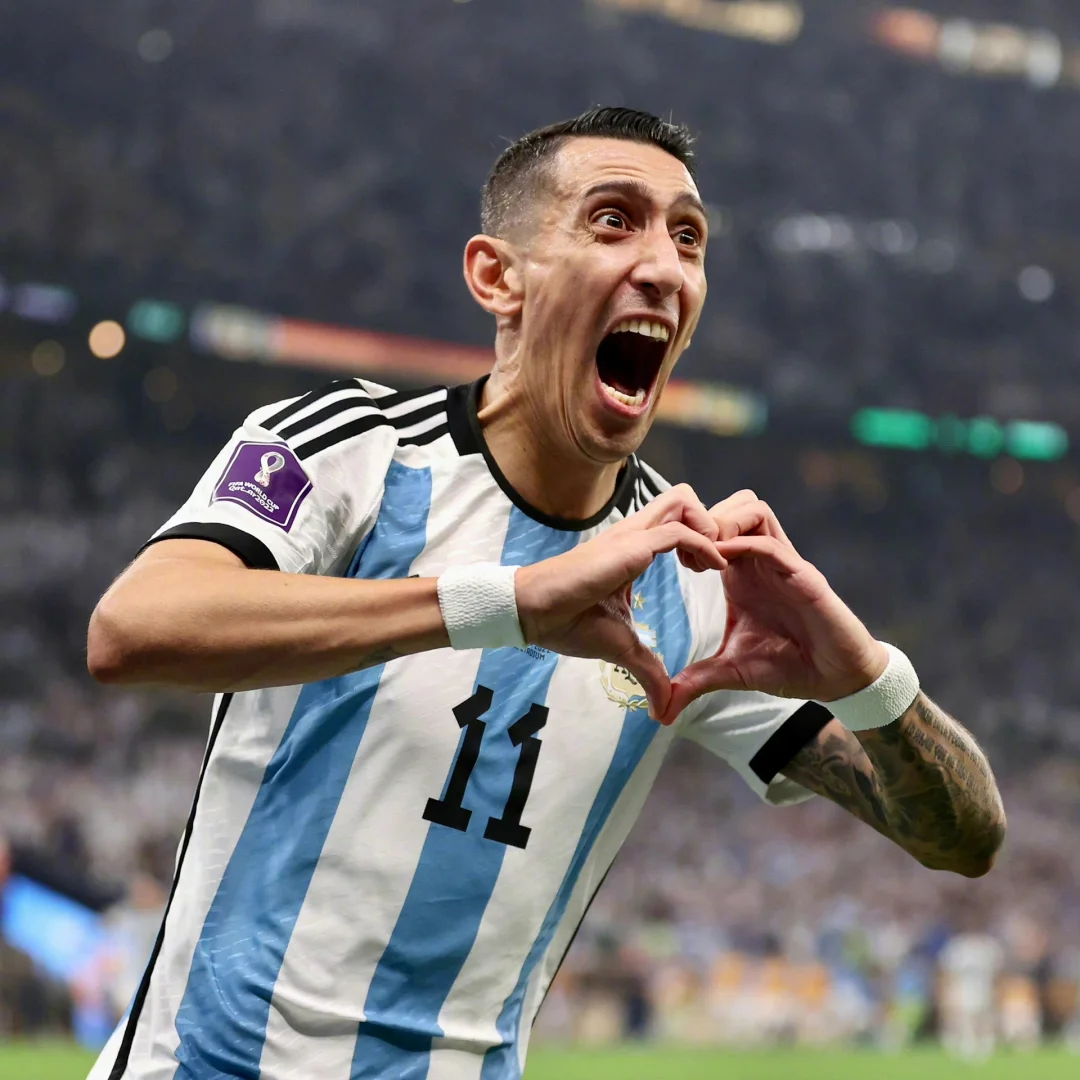 包含热血足球场上的悬念不断升级的词条