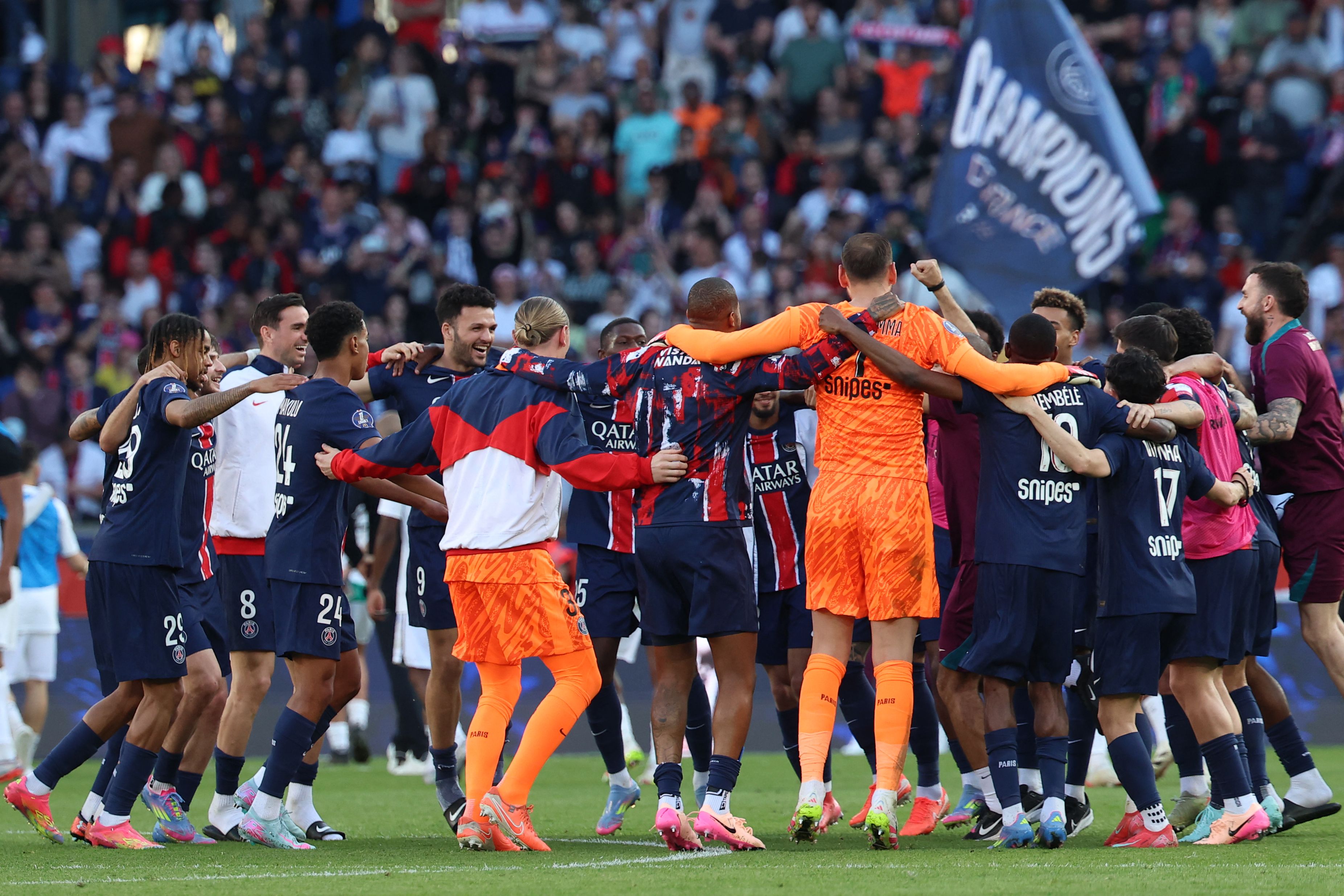 巴黎圣日耳门主场比赛夺取胜利冲刺法甲 巴黎圣日耳门主场比赛夺取胜利冲刺法甲