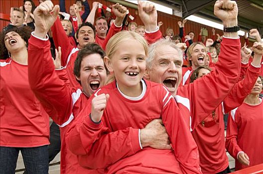 甘冈客场惨败，球迷呼吁全队团结