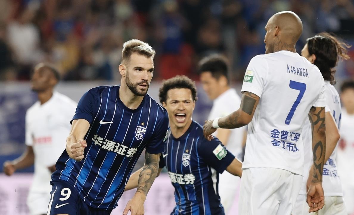 天海客场战胜申花,取得保级关键胜利 天海客场战胜申花,取得保级关键胜利