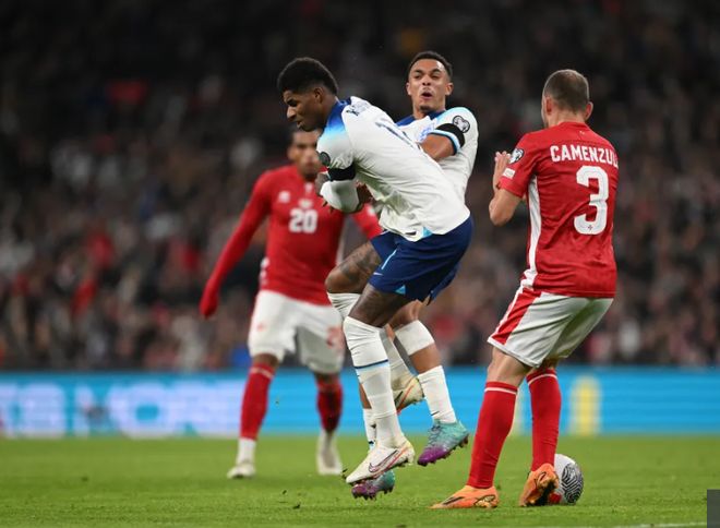 英格兰大胜晋级，北马其顿队止步欧洲杯强