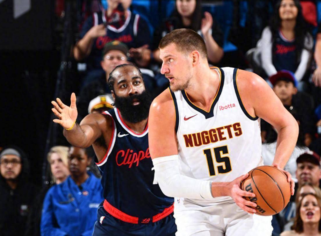 快船队连续失利遭遇半决赛淘汰 快船队连续失利遭遇半决赛淘汰