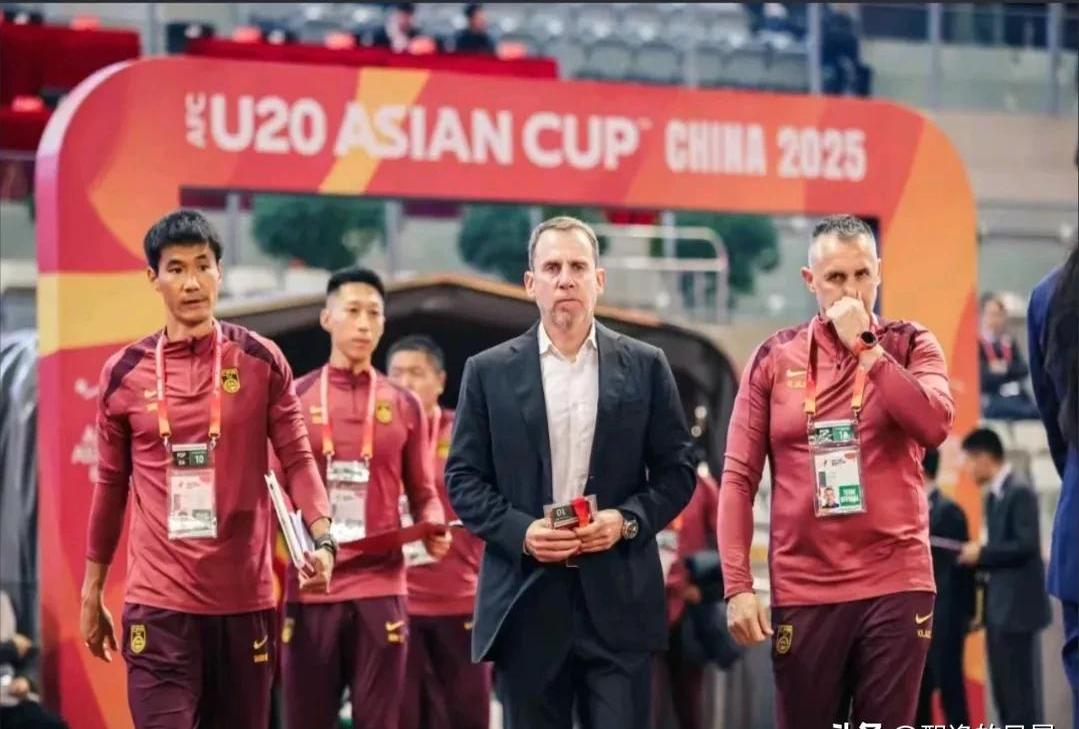 国内球队取胜,成功晋级淘汰赛 国内球队取胜,成功晋级淘汰赛