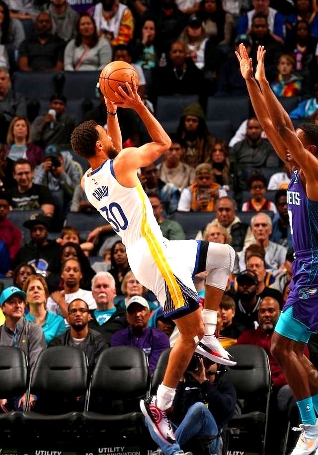 勇士队防守端表现出色逼近胜利