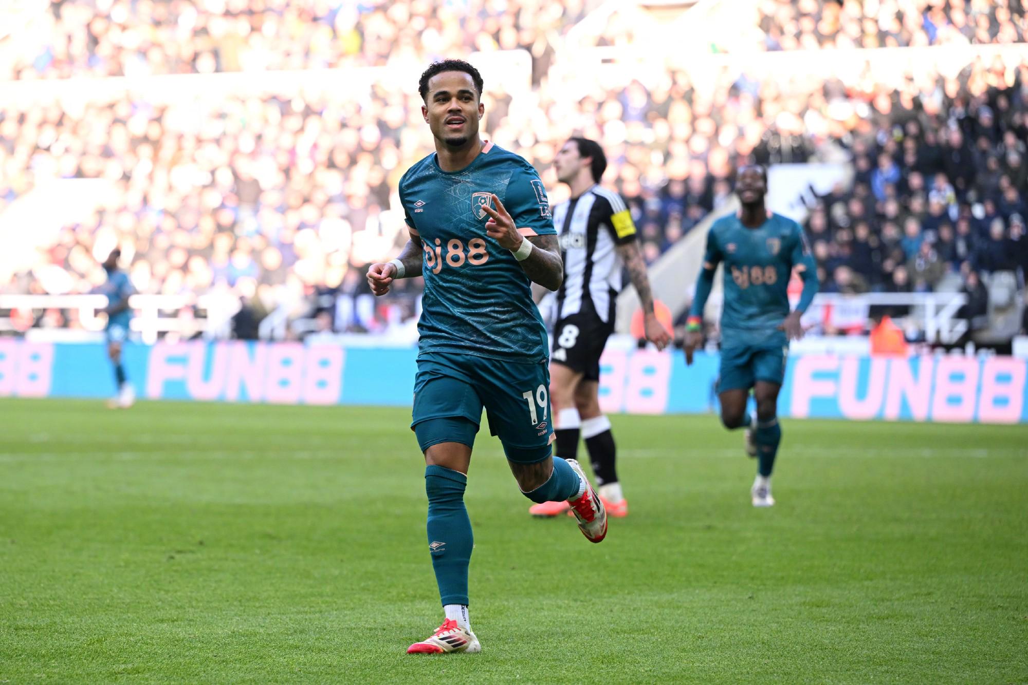 伯恩茅斯队员发挥稳定，赢得关键比赛