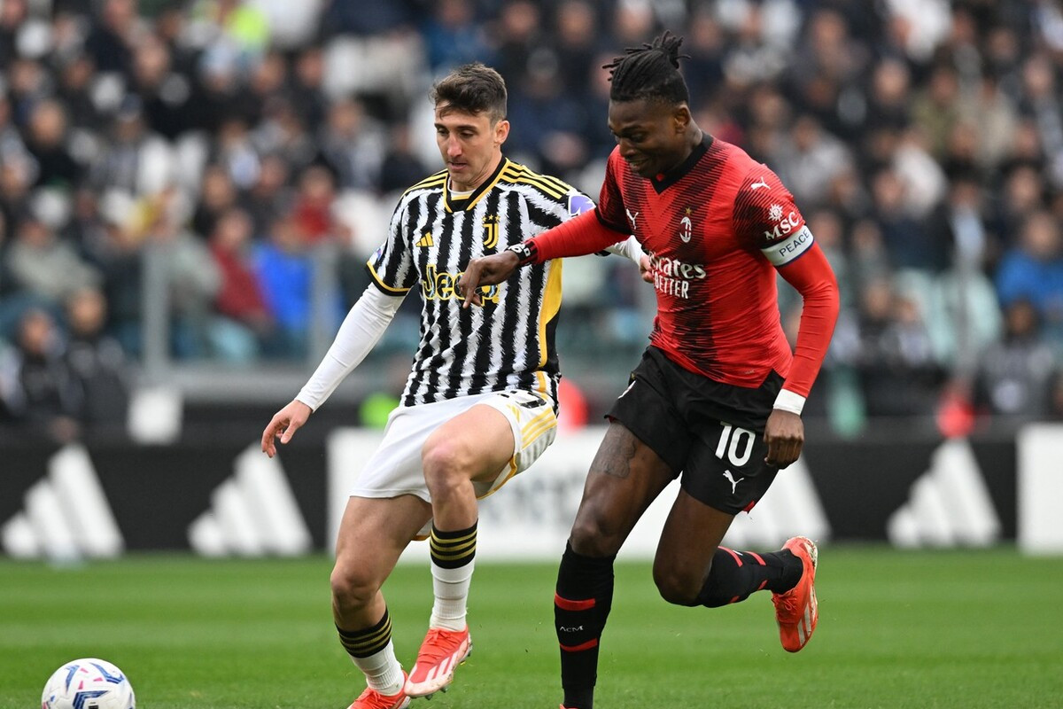 包含尤文图斯客场对阵AC米兰:意甲劲旅对决的词条 包含尤文图斯客场对阵AC米兰:意甲劲旅对决的词条