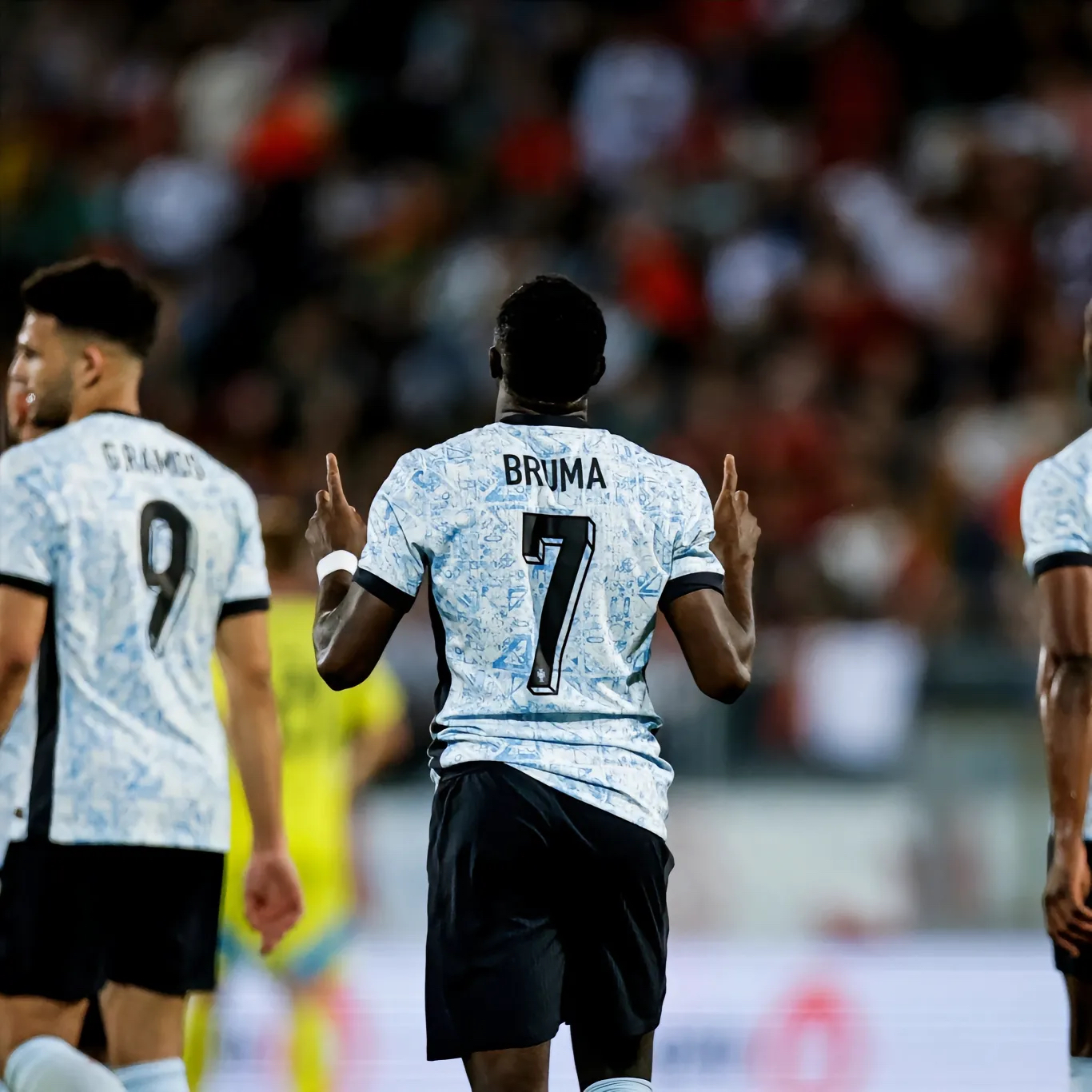 西班牙大胜瑞典,提前获得欧洲杯资格 西班牙大胜瑞典,提前获得欧洲杯资格