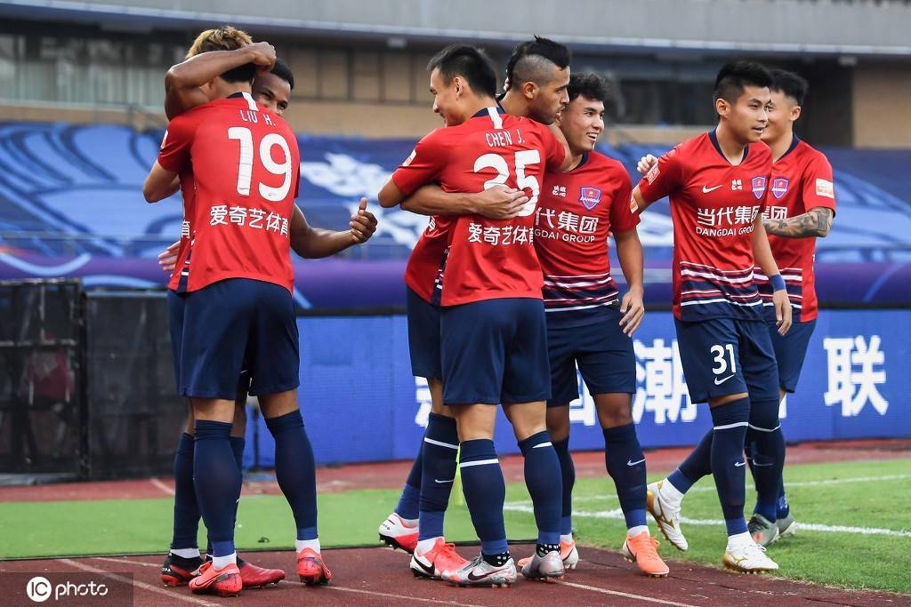 包含卢琦破门，重庆当代力帆取得胜利的词条