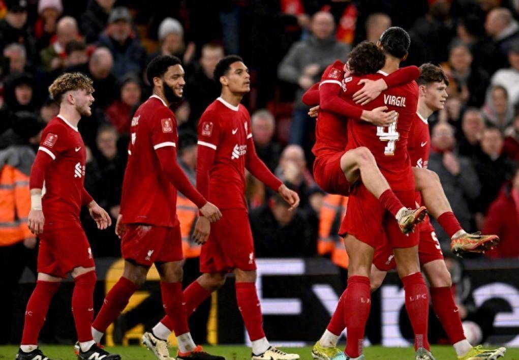 利物浦再挫巨人,曼联客场不敌沃特福德!的简单介绍 利物浦再挫巨人,曼联客场不敌沃特福德!的简单介绍