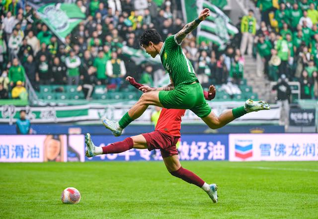 北京国安对阵河南建业，坚决争夺三分