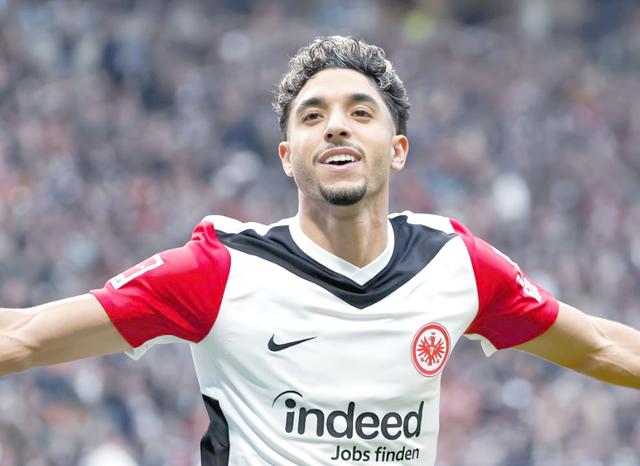 西班牙足坛的新星:年轻球员的崛起与突破的简单介绍 西班牙足坛的新星:年轻球员的崛起与突破的简单介绍