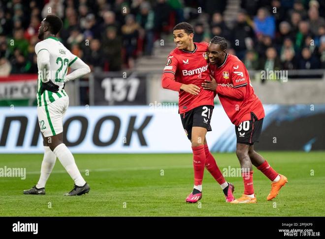 奥格斯堡在客场惜败勒沃库森,遗憾打破连胜 奥格斯堡在客场惜败勒沃库森,遗憾打破连胜